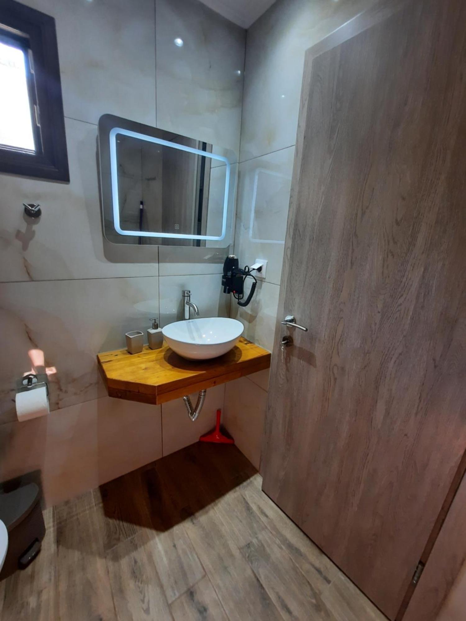 Anestis Apartment *